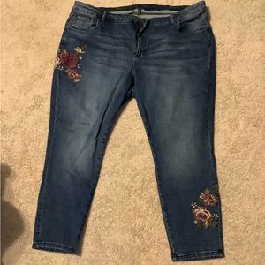 Jeans with rose design